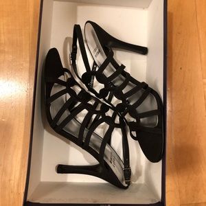 Stuart Weizman Nova Gladiator Sandal Size 6